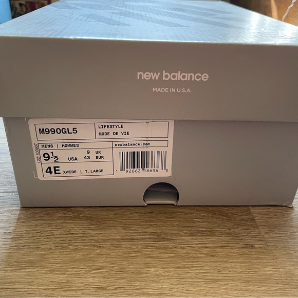 Men’s new balance. 9.5 4e - Picture 4 of 6